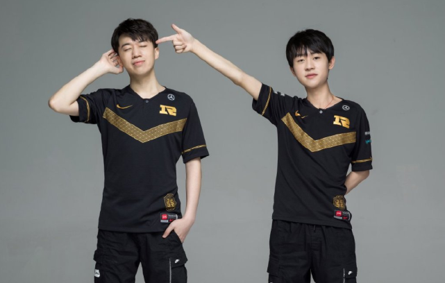 还向整个联 还向整个联