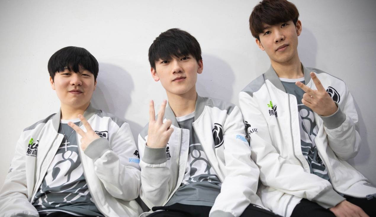 下的空缺 下的空缺