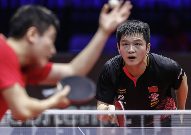 NBA动向：杜兰特伤情确定，尼克斯续约老将，两大球星报销赛季.