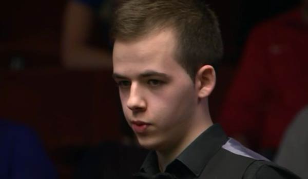 中所展现出 中所展现出