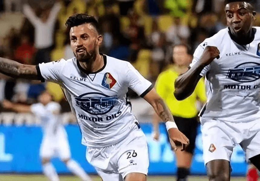 台上的统治 台上的统治